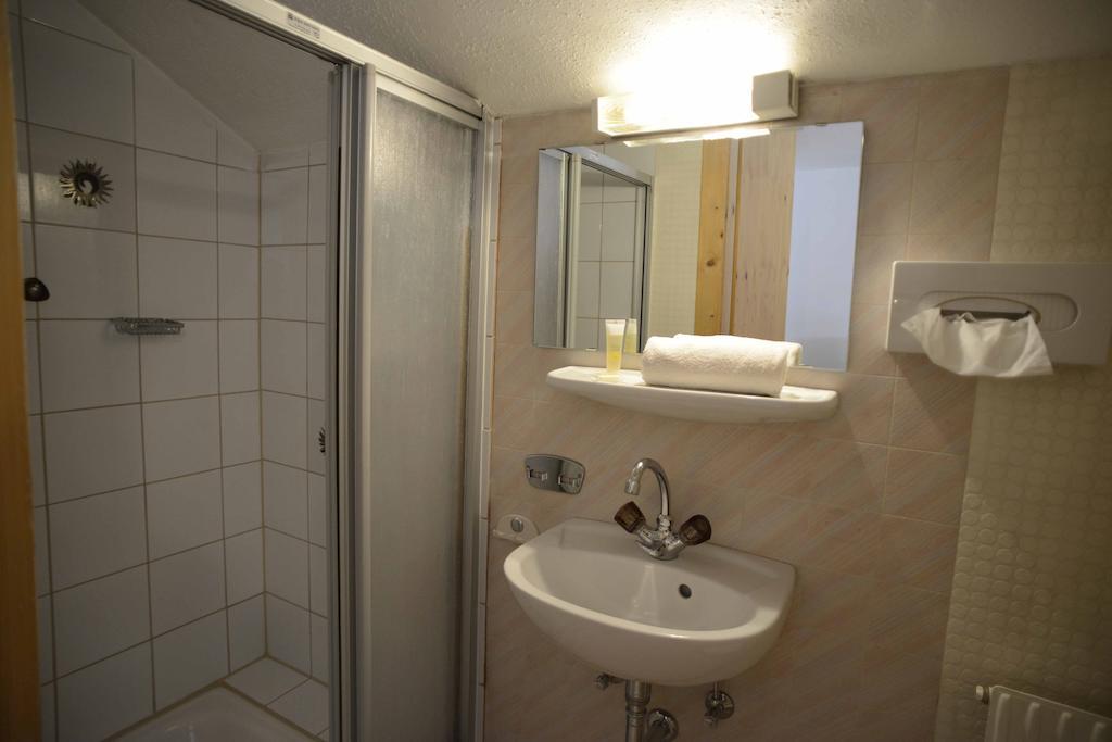 Alpengasthof Zur Post Schattwald Habitación foto